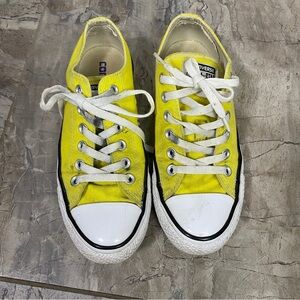 Converse Women’s Size 7 Yellow